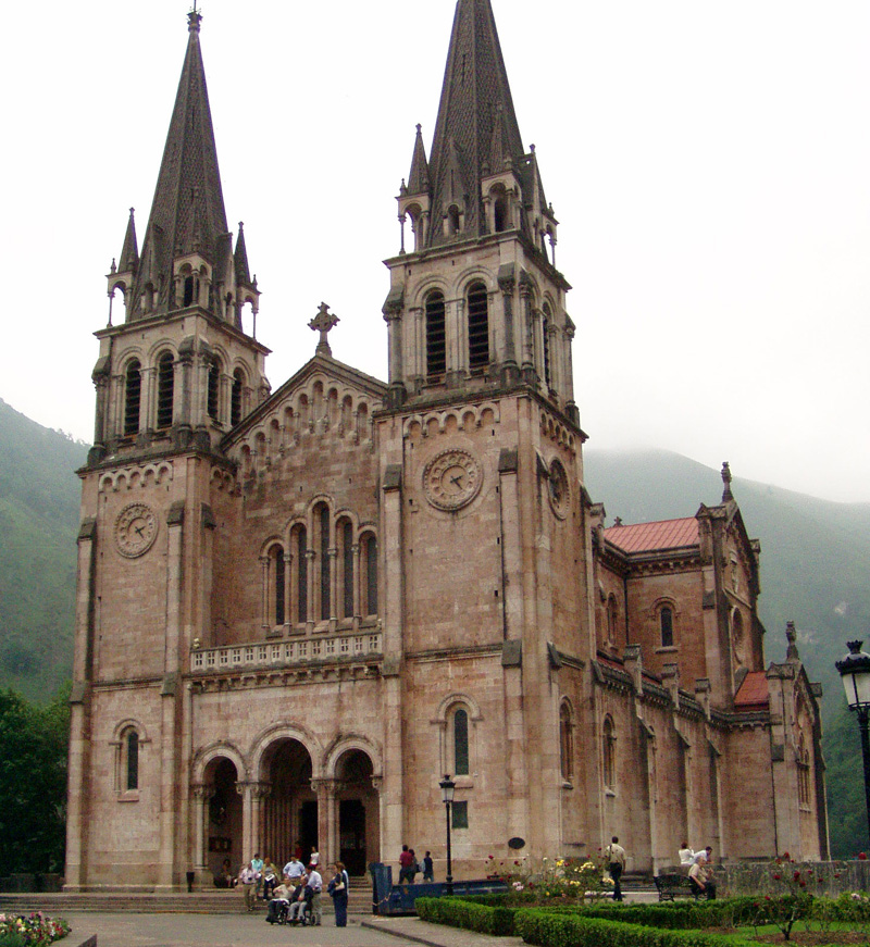 http://www.ciudaddegijon.org/fotos/basilica%20covadonga.jpg